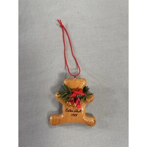 Vintage Wood Bear Estes Park 1988 With Wreath and Bells Christmas Ornament